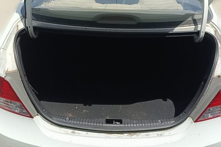 Used Hyundai Verna (older generation) 2010 Sedan 1.4L Automatic Fashionable GT Model Trunk