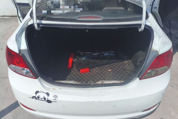Used Hyundai Verna (older generation) 2010 Sedan 1.4L Automatic Comfort Model GS Trunk