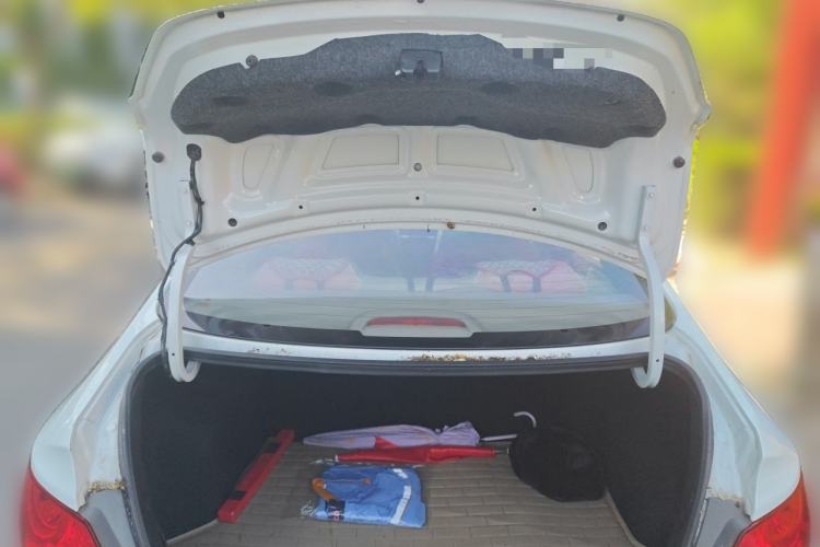 Used Hyundai Verna (older generation) 2010 Sedan 1.4L Automatic Fashionable GT Model Trunk