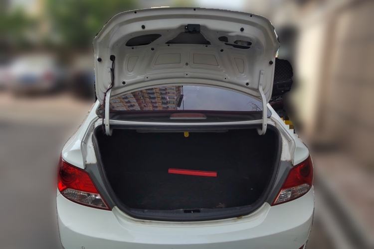 Used Hyundai Verna (older generation) 2010 Sedan 1.4L Automatic Fashionable GT Model Trunk