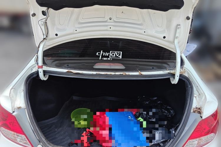 Used Hyundai Verna (older generation) 2010 Sedan 1.4L Automatic Fashionable GT Model Trunk