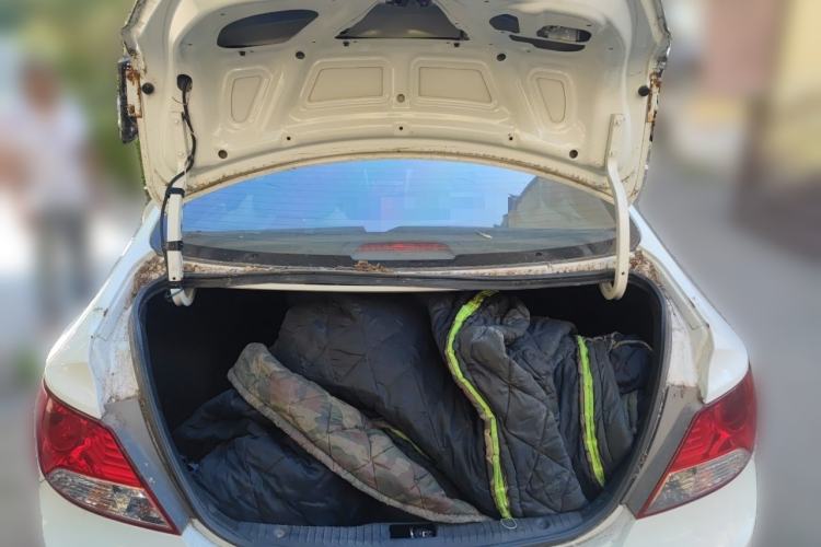 Used Hyundai Verna (older generation) 2010 Sedan 1.4L Automatic Comfort Model GS Trunk