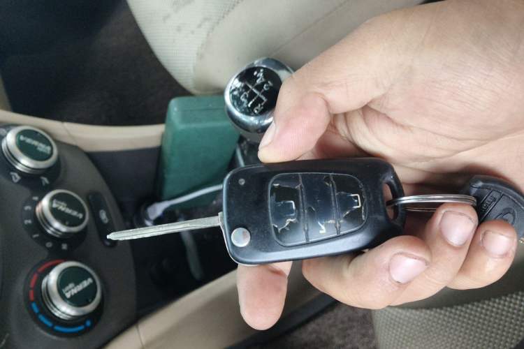 Used Hyundai Verna (older generation) 2010 Sedan 1.4L Manual Comfort GS Vehicle Key