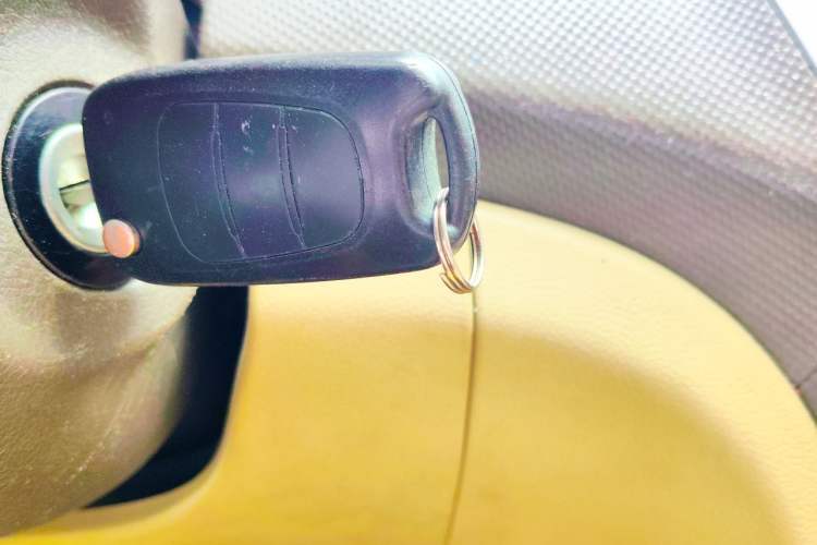 Used Hyundai Verna (older generation) 2010 Sedan 1.4L Automatic Comfort Model GS Vehicle Key