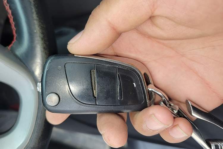 Used Hyundai Verna (older generation) 2010 Sedan 1.4L Automatic Fashionable GT Model Vehicle Key