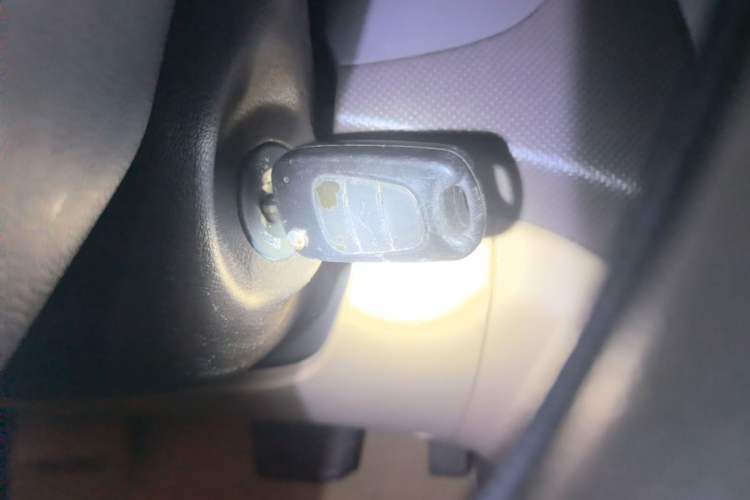 Used Hyundai Verna (older generation) 2010 Sedan 1.4L Automatic Comfort Model GS Vehicle Key