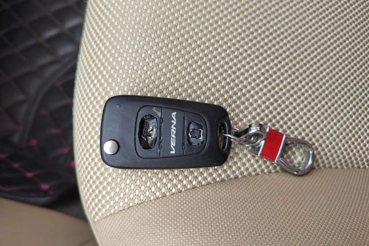 Used Hyundai Verna (older generation) 2010 Sedan 1.4L Automatic Fashionable GT Model Vehicle Key