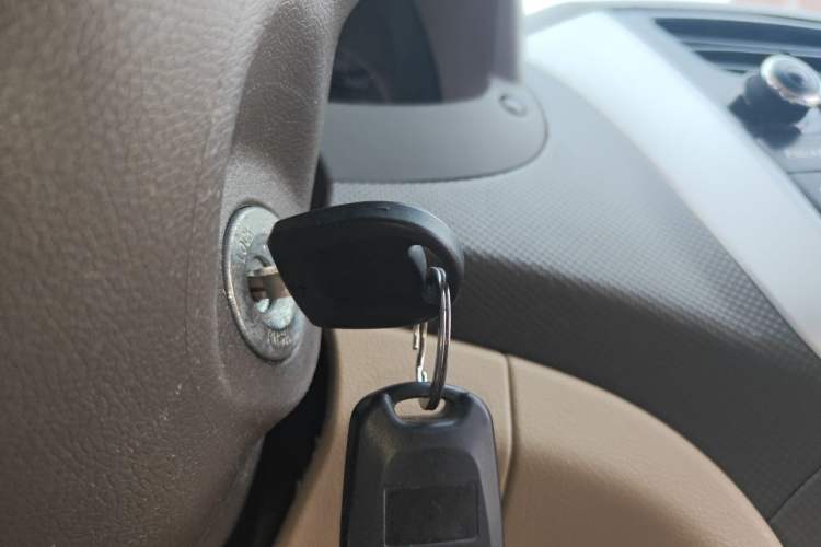 Used Hyundai Verna (older generation) 2010 Sedan 1.4L Automatic Comfort Model GS Vehicle Key