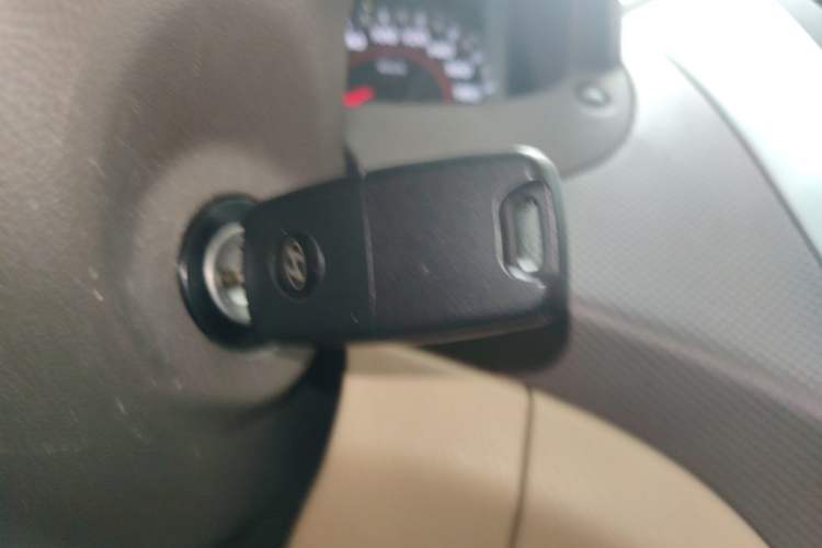 Used Hyundai Verna (older generation) 2010 Sedan 1.4L Automatic Fashionable GT Model Vehicle Key