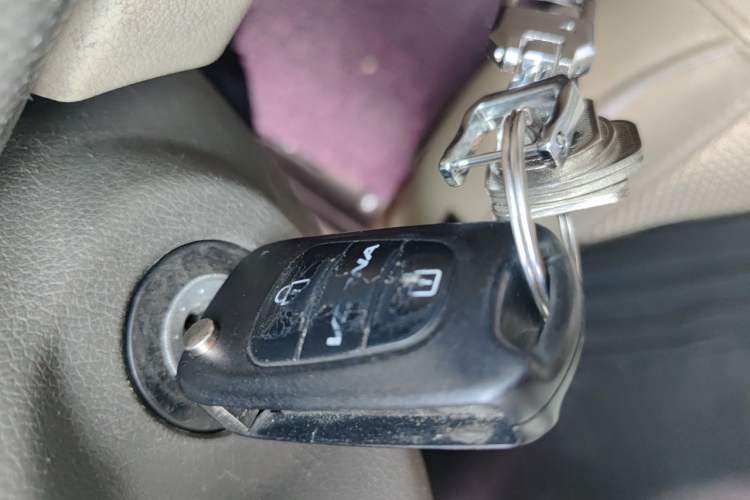 Used Hyundai Verna (older generation) 2010 Sedan 1.4L Manual Comfort GS Vehicle Key