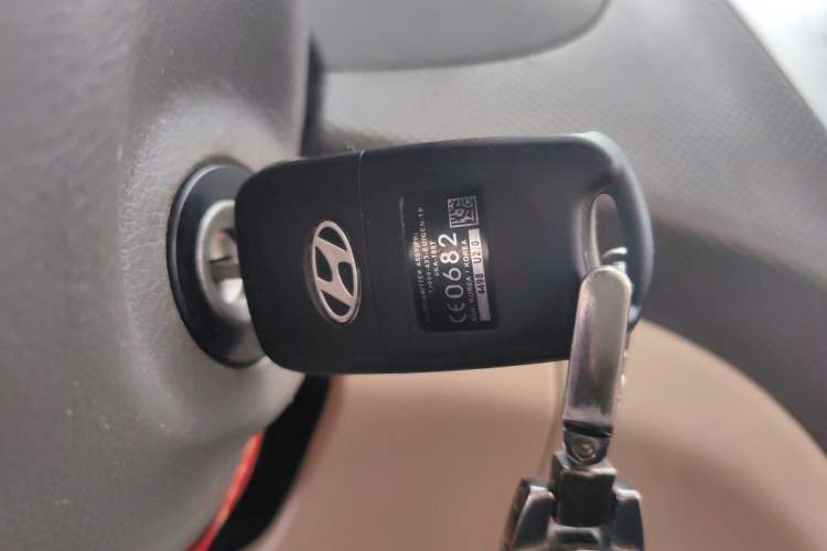 Used Hyundai Verna (older generation) 2010 Sedan 1.4L Manual Comfort GS Vehicle Key