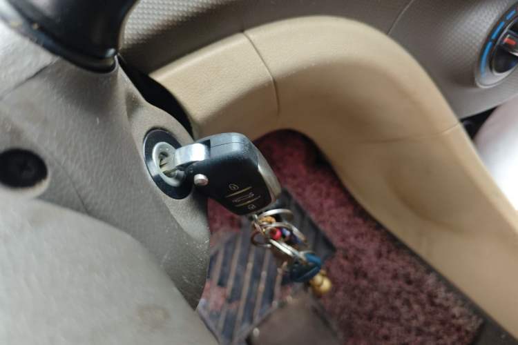 Used Hyundai Verna (older generation) 2010 Sedan 1.4L Manual Comfort GS Vehicle Key
