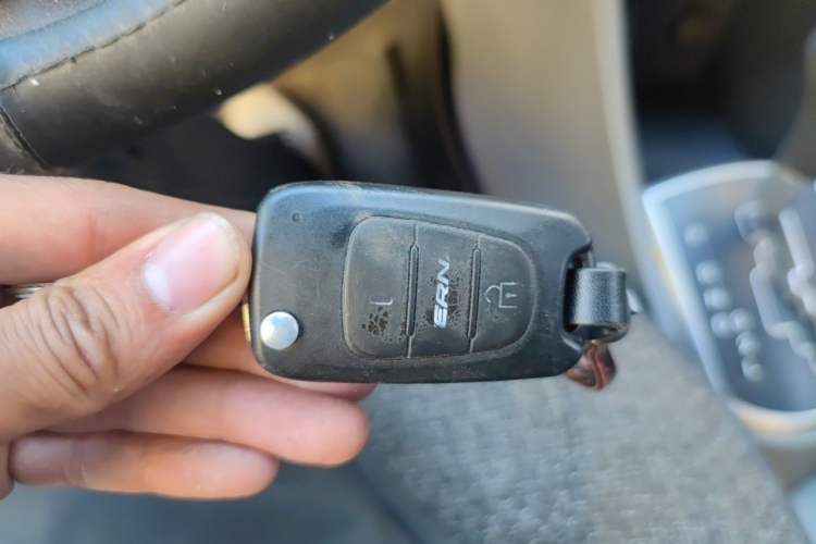 Used Hyundai Verna (older generation) 2010 Sedan 1.4L Automatic Comfort Model GS Vehicle Key