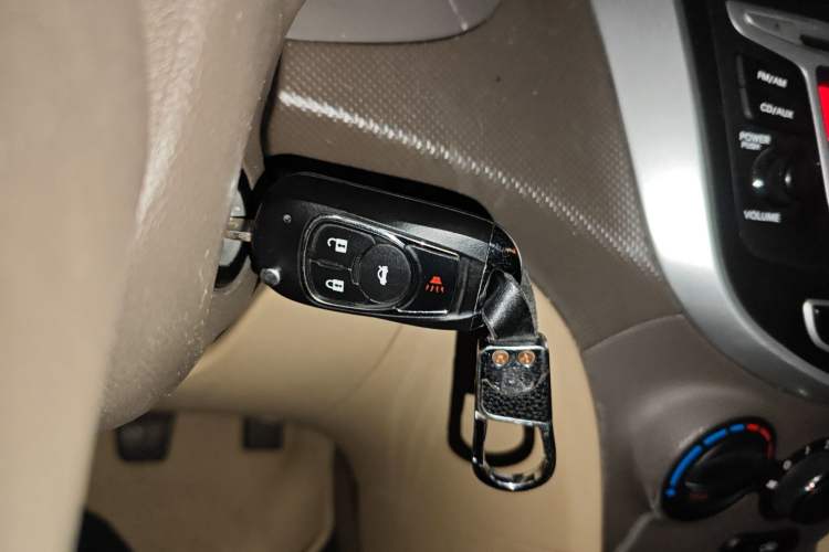 Used Hyundai Verna (older generation) 2010 Sedan 1.4L Manual Comfort GS Vehicle Key