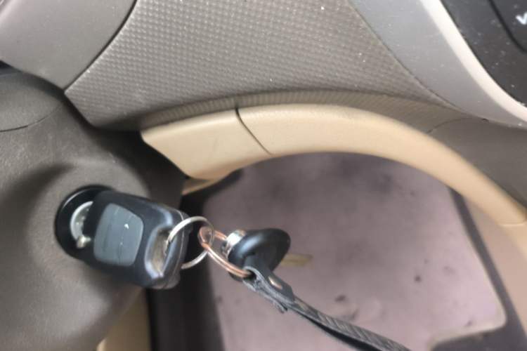 Used Hyundai Verna (older generation) 2010 Sedan 1.4L Manual Comfort GS Vehicle Key