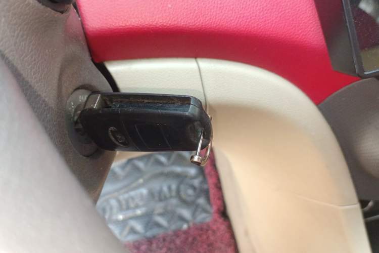 Used Hyundai Verna (older generation) 2010 Sedan 1.4L Automatic Comfort Model GS Vehicle Key