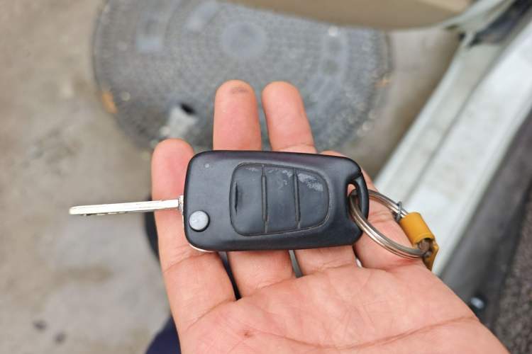 Used Hyundai Verna (older generation) 2010 Sedan 1.4L Manual Comfort GS Vehicle Key