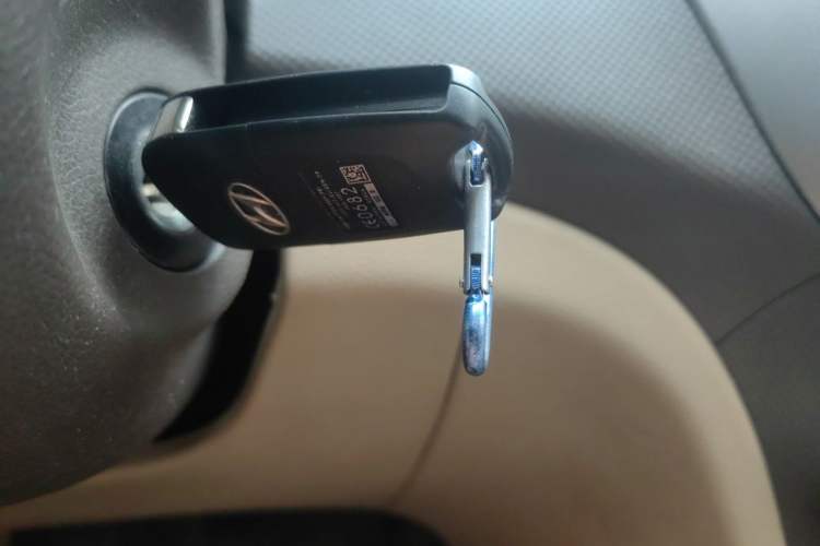 Used Hyundai Verna (older generation) 2010 Sedan 1.4L Manual Comfort GS Vehicle Key