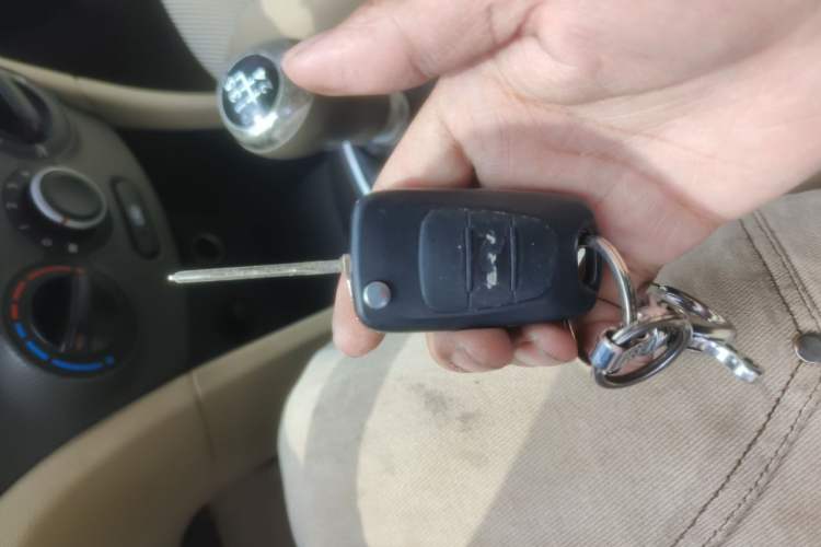 Used Hyundai Verna (older generation) 2010 Sedan 1.4L Manual Comfort GS Vehicle Key