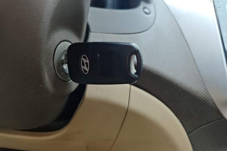 Used Hyundai Verna (older generation) 2010 Sedan 1.4L Manual Comfort GS Vehicle Key