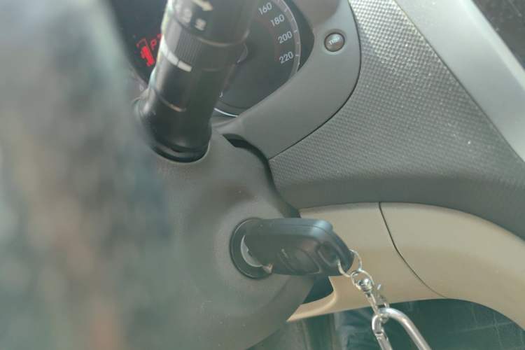 Used Hyundai Verna (older generation) 2010 Sedan 1.4L Automatic Luxury GLS Trim Vehicle Key