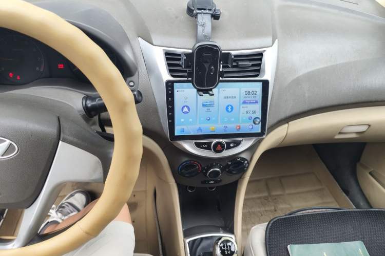 Used Hyundai Verna (older generation) 2010 Sedan 1.4L Manual Standard GL Model Audio And AC Panel