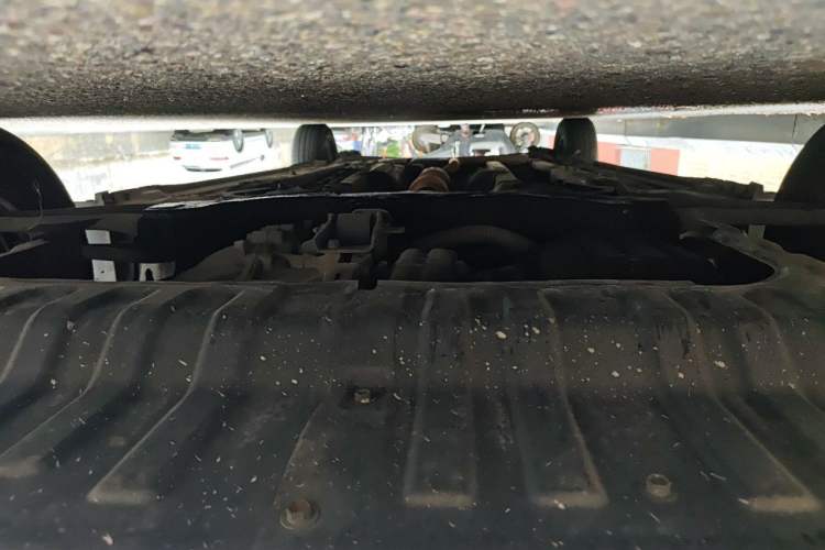 Used Hyundai Verna (older generation) 2010 Sedan 1.4L Manual Comfort GS Chassis Front