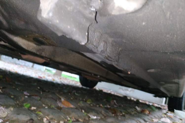 Used Hyundai Verna (older generation) 2010 Sedan 1.4L Manual Comfort GS Chassis Front Left