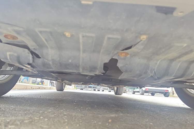 Used Hyundai Verna (older generation) 2010 Sedan 1.4L Automatic Comfort Model GS Chassis Front