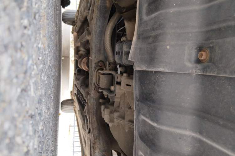 Used Hyundai Verna (older generation) 2010 Sedan 1.4L Manual Comfort GS Chassis Front