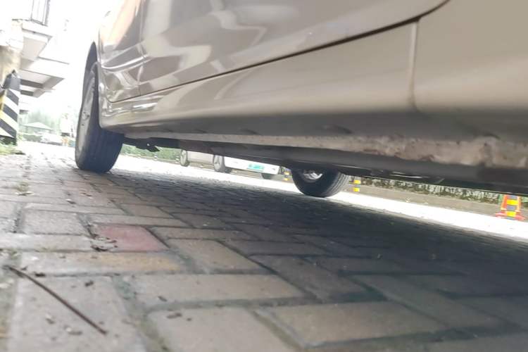 Used Hyundai Verna (older generation) 2010 Sedan 1.4L Automatic Comfort Model GS Chassis Front Right