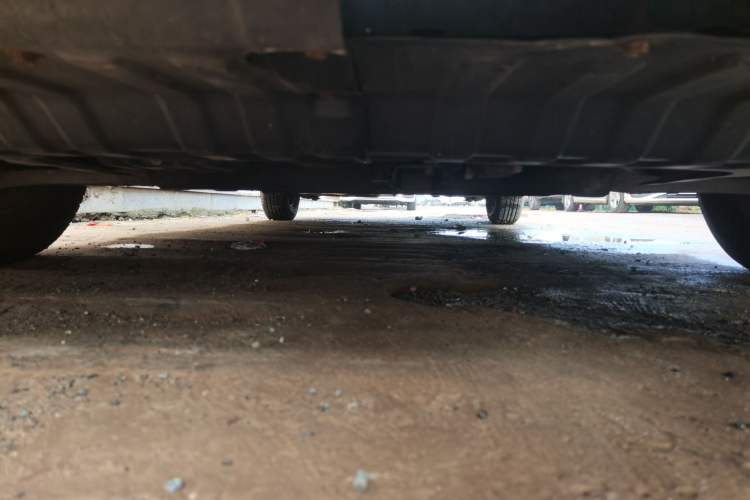 Used Hyundai Verna (older generation) 2010 Sedan 1.4L Manual Comfort GS Chassis Front