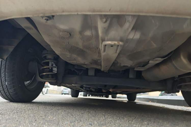 Used Hyundai Verna (older generation) 2010 Sedan 1.4L Manual Comfort GS Chassis Rear
