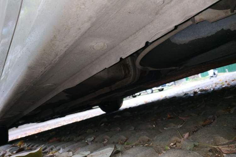 Used Hyundai Verna (older generation) 2010 Sedan 1.4L Manual Comfort GS Chassis Rear Left