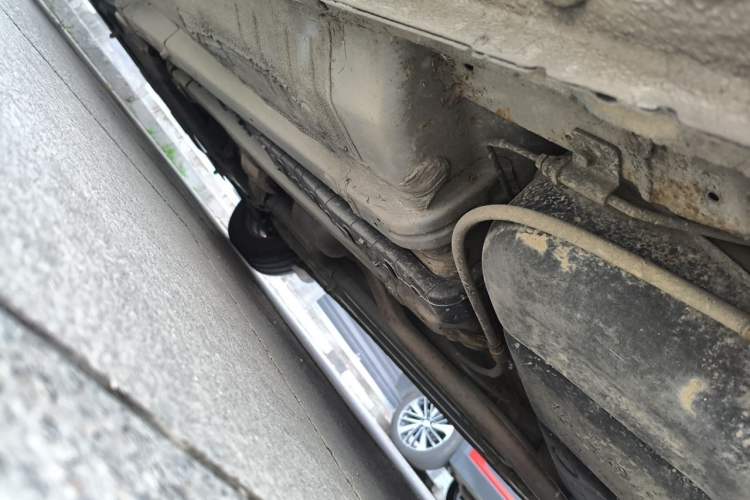 Used Hyundai Verna (older generation) 2010 Sedan 1.4L Manual Comfort GS Chassis Rear Left