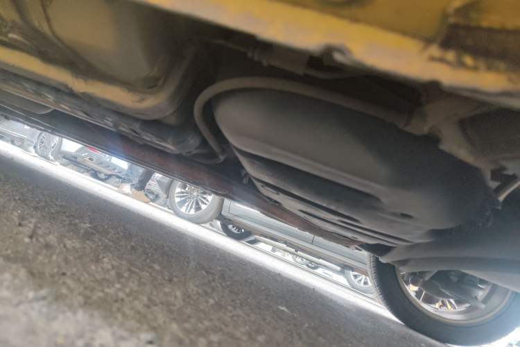 Used Hyundai Verna (older generation) 2010 Sedan 1.4L Automatic Luxury GLS Trim Chassis Rear Left