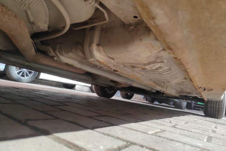 Used Hyundai Verna (older generation) 2010 Sedan 1.4L Manual Standard GL Model Chassis Rear Right
