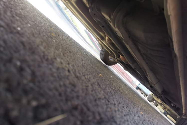 Used Hyundai Verna (older generation) 2010 Sedan 1.4L Manual Comfort GS Chassis Rear Right