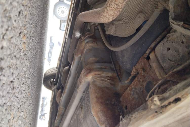 Used Hyundai Verna (older generation) 2010 Sedan 1.4L Manual Comfort GS Chassis Rear Right