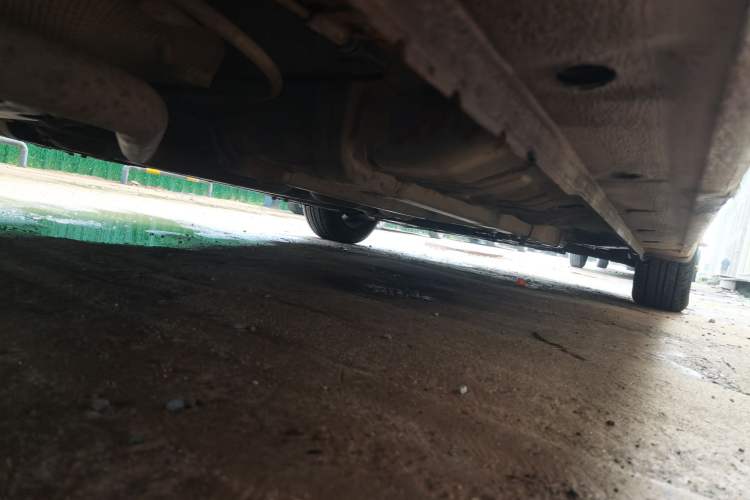 Used Hyundai Verna (older generation) 2010 Sedan 1.4L Manual Comfort GS Chassis Rear Right