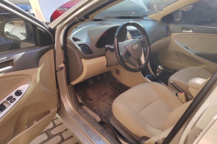 Used Hyundai Verna (older generation) 2010 Sedan 1.4L Manual Standard GL Model Driver Seat