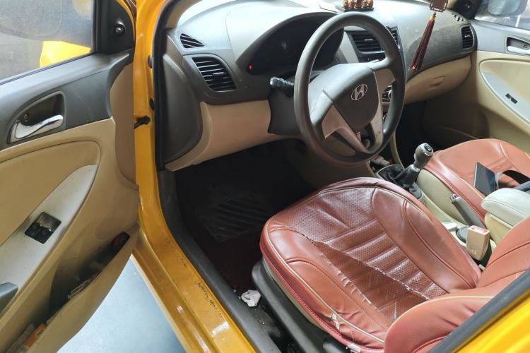 Used Hyundai Verna (older generation) 2010 Sedan 1.4L Manual Standard GL Model Driver Seat