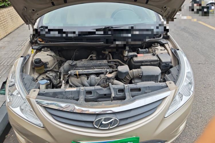 Used Hyundai Verna (older generation) 2010 Sedan 1.4L Manual Comfort GS Engine Bay