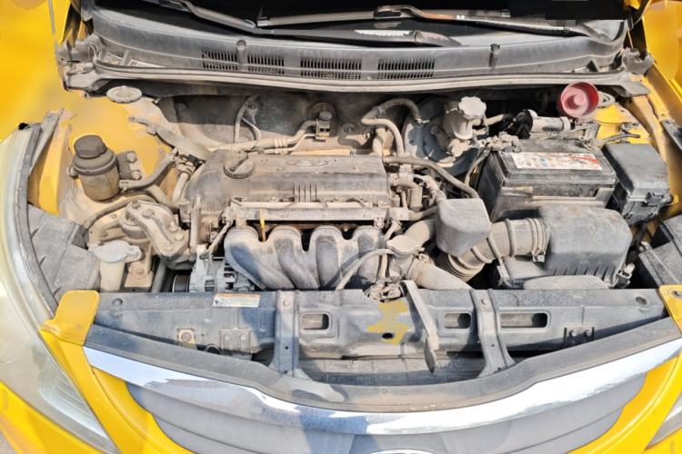 Used Hyundai Verna (older generation) 2010 Sedan 1.4L Manual Standard GL Model Engine Bay