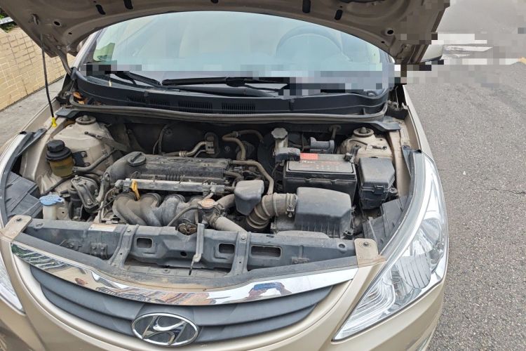 Used Hyundai Verna (older generation) 2010 Sedan 1.4L Manual Comfort GS Engine Bay Left