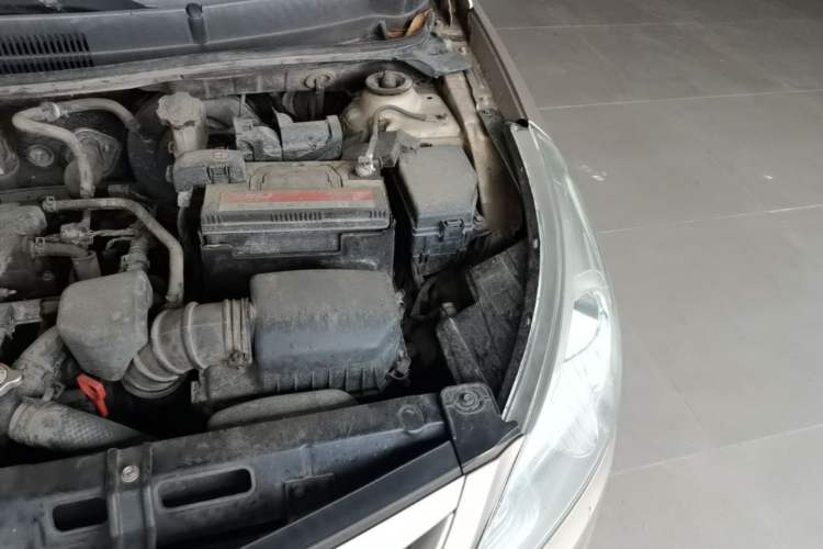 Used Hyundai Verna (older generation) 2010 Sedan 1.4L Automatic Fashionable GT Model Engine Bay Left