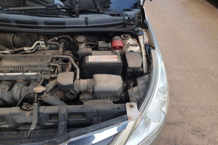 Used Hyundai Verna (older generation) 2010 Sedan 1.4L Manual Comfort GS Engine Bay Left