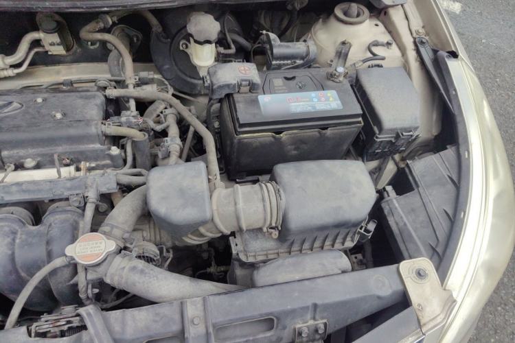 Used Hyundai Verna (older generation) 2010 Sedan 1.4L Manual BLUE Model Engine Bay Left