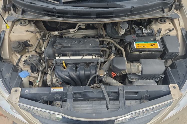 Used Hyundai Verna (older generation) 2010 Sedan 1.4L Automatic Comfort Model GS Engine Bay