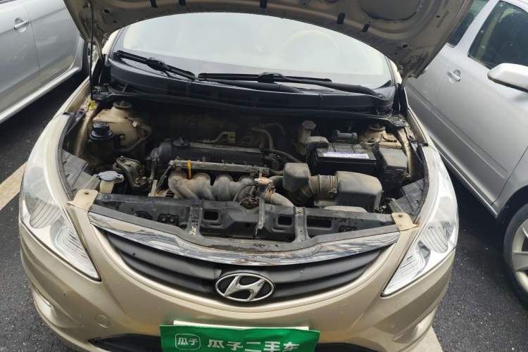 Used Hyundai Verna (older generation) 2010 Sedan 1.4L Manual Standard GL Model Engine Bay